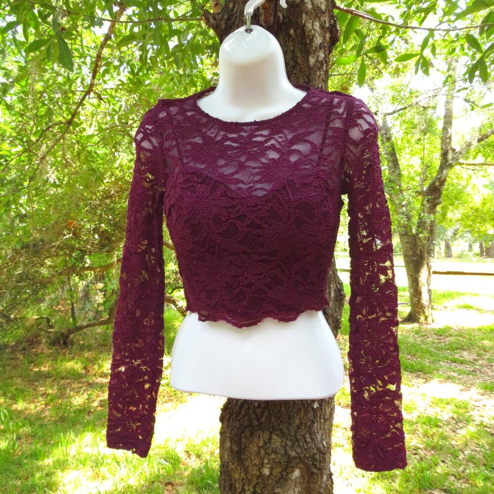 Size 1 Juniors Crop Jade Kristopher Lace sparkly top Built in bra